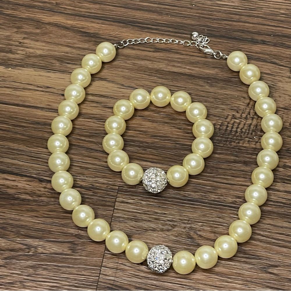 Faux Pearl Bridal Choker Necklace and Bracelet Silver Rhinestone Bead Detail - Picture 6 of 8
